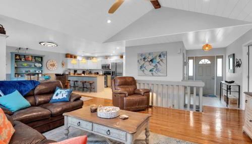 Waterfront Sunrise Beach Rental with Private Dock - Foto 4