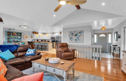 Waterfront Sunrise Beach Rental with Private Dock - Foto 4