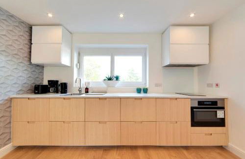 Pass the Keys 49 Byron Square Modern and Spacious 3 Bed Home with Free Parking - Foto 6