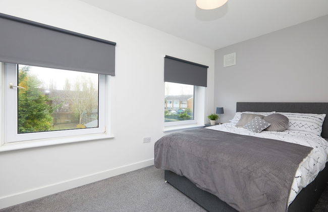 2 Bed Derby House- Parking - Rolls Royce - Foto 3