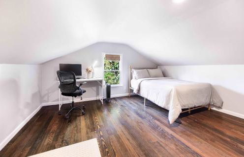 Vintage Charm 3BR Home w Yard Pets Welcome - Foto 24