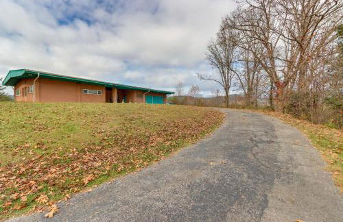 Mountain View and Fire Pit Modern Copperhill Home - Foto 41