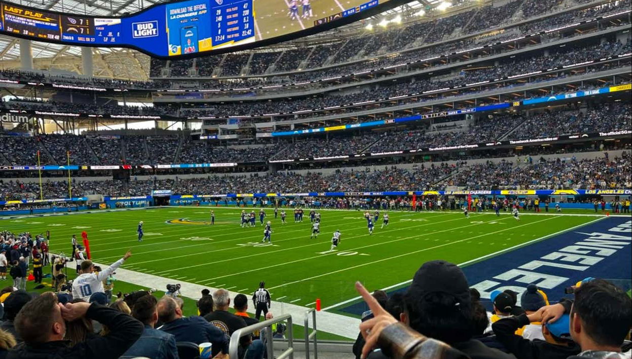 Los Angeles NFL Tickets: Rams or Chargers Game - Foto 1