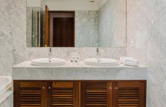 Elegant Riverfront Flat | Pool & Sports by Host Wise - Foto 34