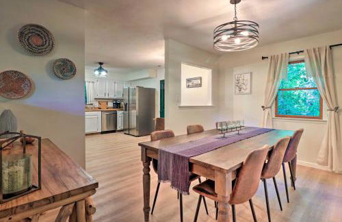 Game Room and Fire Pit Weaverville Family Home! - Foto 6