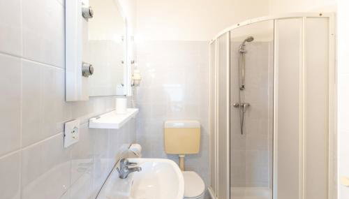 Cozy Studio Apartment With sea View - Beahost - Foto 5, Shower