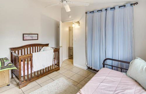 Work, Play and Relax Home with Yard in Lancaster! - Foto 18