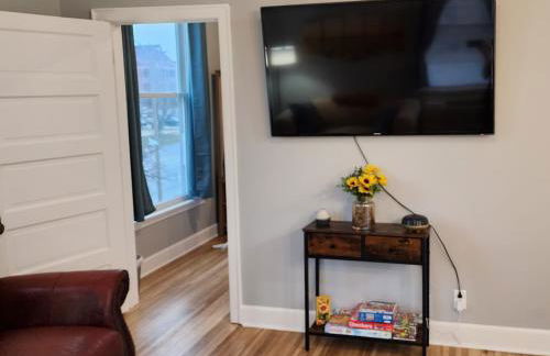 Spacious 2BR Apt Downtown, 2 Blocks from State Capitol - Foto 9