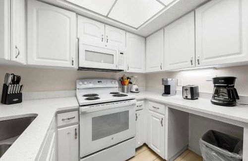 Palm Bay Club by Beachside Management - Photo 58