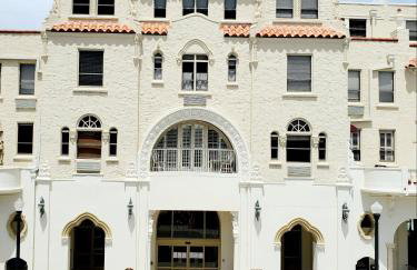 Romantic Studio in the Heart of Palm Beach - Photo 1