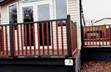 Hillingworth's Hot Tub Retreat - Lochmaben - Photo 2