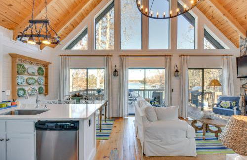 Beautiful Lake Keowee Home with Boat Dock and Fire Pit - Foto 4