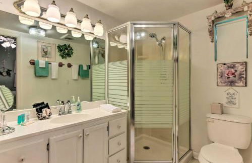 Smoky Mtn Cottage on Creek with Lanai and Forest Views - Foto 13