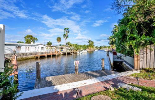 4 bd Near beach spacious solar heated pool waterfront home - Photo 41