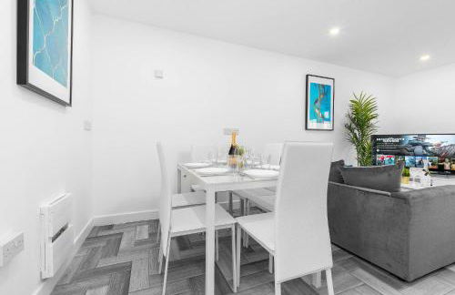 5 Bedroom House - 10 Guests - Multiple off Street Parking - Garden - Smart TV - WIFI - Contractors - Families - Groups - Top Rated - 98Q - Photo 20