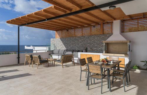 Windless SeaView Villa, with Pool & Hot Tub, By ThinkVilla - Foto 10