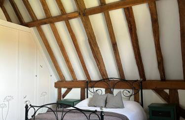 Heritage Cottage with a Pool - Photo 11