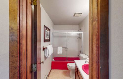 Remodeled Mountain-View Escape - Foto 22