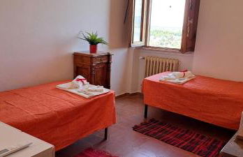 L'incanto del Trasimeno con giardino vista lago nel cuore di Castiglione - Foto 15