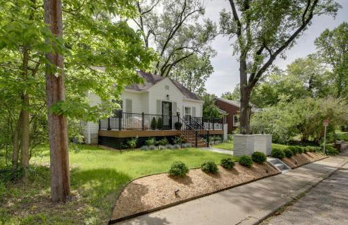 Renovated Bloomington Home - Steps to Campus! - Photo 16
