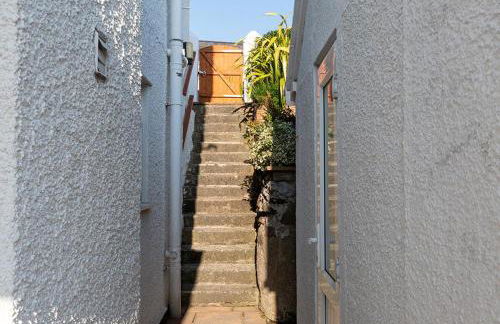 Walton House - Photo 29