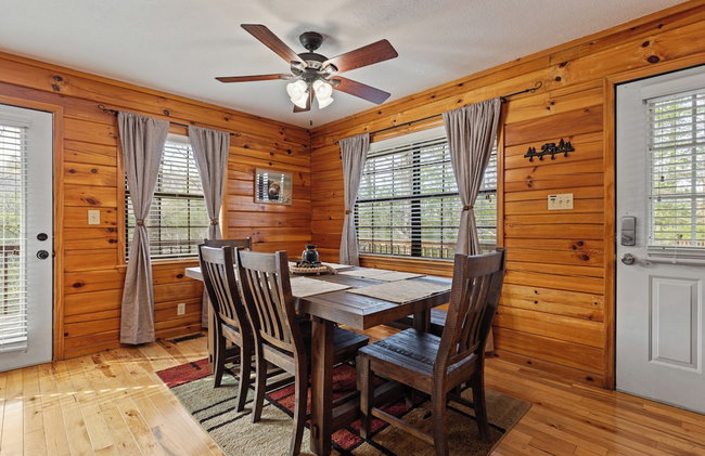 Bear Hideaway Cozy 3BR Cabin - Foto 25