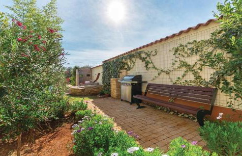 Four-Bedroom Holiday Home In Vodnjan - Foto 6