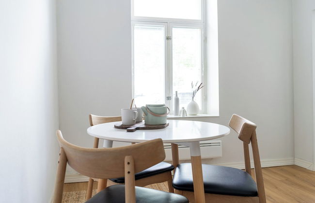 A bright wooden studio for four - Foto 9