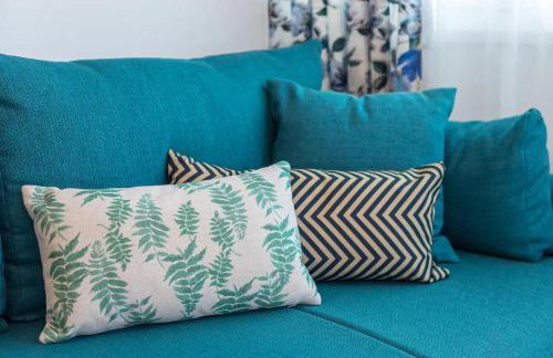 Azure Escape SEA VIEW Apartment - Photo 8