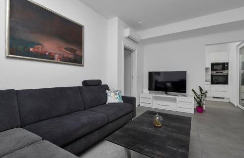 Villa Violet with Salt water pool - Foto 25