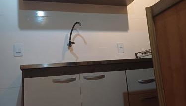 Ap moquirido com ar-condicionado 6km do aeroporto Floripa - Foto 4