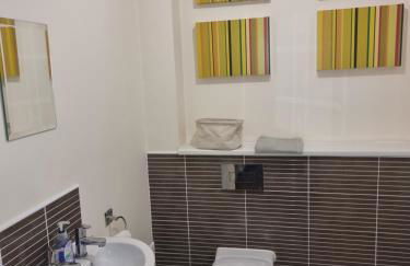 The Silverstone House. Comfort, Convenience and no hassle at the doorstep of Silverstone Race Circuit. - Photo 33