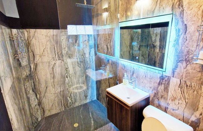 74 PROMO $ 11 Bedrooms with bathrooms Aprtmnt + 2 Jacuzzis and a rooftop pool. @Poblado - Photo $