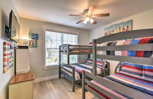 Breezy Galveston House with 2 Decks and Ocean Views! - Foto 17