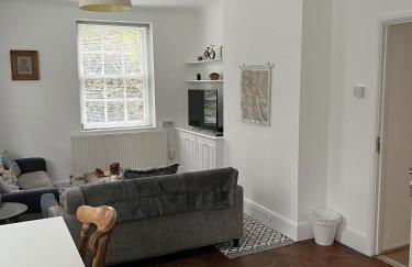 Cosy 5 Bed Apartment in Highgate - Photo 23