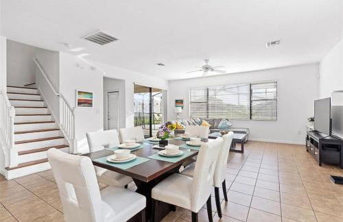 Grand Exclusive 4BR Pool Home near Disney Parks - Foto 6