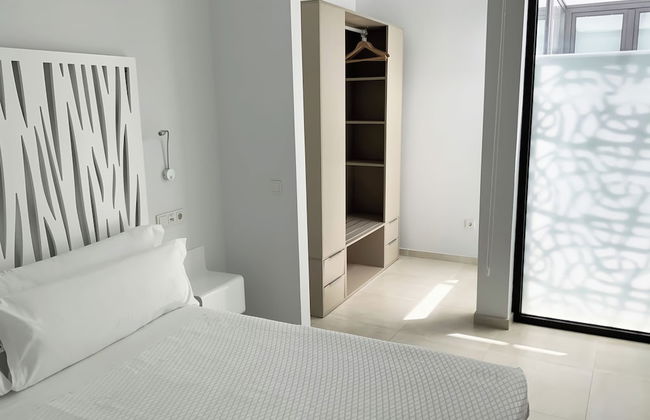 Feelathome Rivero Apartments - Photo 23