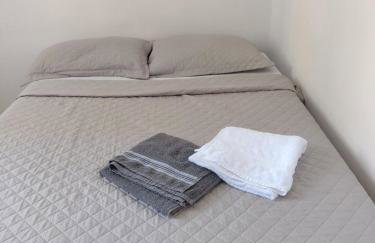 Casa inteira, próxima a Atacadão, Assaí e Hospitall Municipal - Foto 1