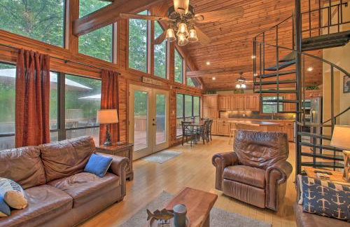 Waterfront Lake Dardanelle Home with Dock and Fire Pit - Foto 1