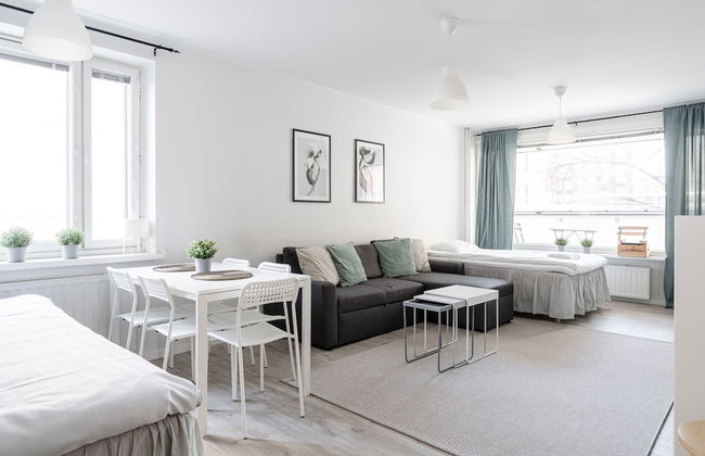 Spacious Downtown Apt with Balcony that Hosts 10 - Foto 12