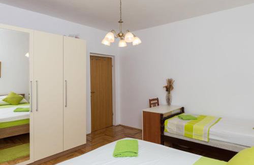 Apartment Ani - Two Bedroom Apartment with Terrace and Garden View - Foto 10