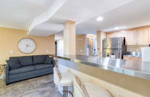 Stay Portland - Private Underground Getaway - 92 WalkScore - Foto 16