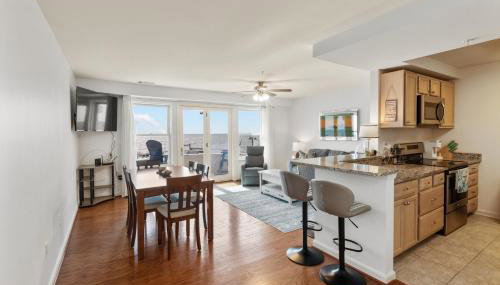 Bayfront Boardwalk Condo w Sunrise Views - Foto 2