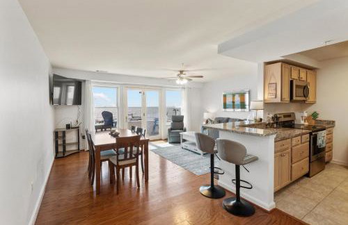 Bayfront Boardwalk Condo w Sunrise Views - Foto 2