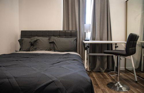 Comfy Expansive Home - Near the Strip - Heated Pool - Foto 44