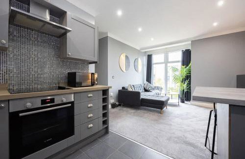 The Sharston - Free Parking & Close To Airport - Foto 4