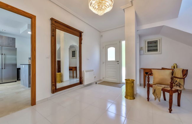 4bed Villa Sleeps 8- Pool, Garden, Bbq, Near Beach - Foto 22