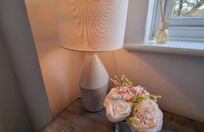 360 Serviced Accommodations - Canal Side Retreat - 2 Bedroom Apartment - Photo 9