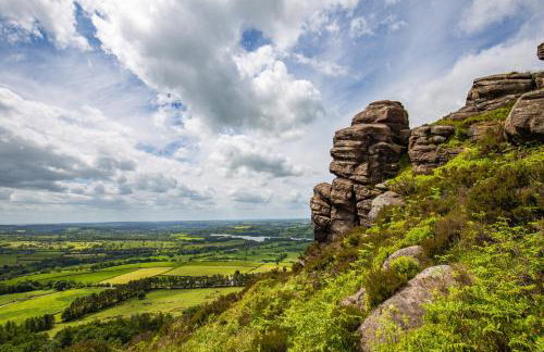 The Old Pumphouse Shepherds Hut with Hot Tub - Photo 49