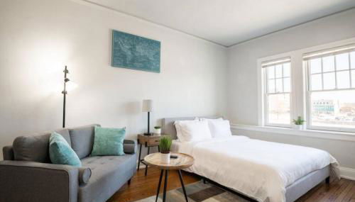 CITY VIBES - Modern Suite in the heart of Downtown - Foto 4